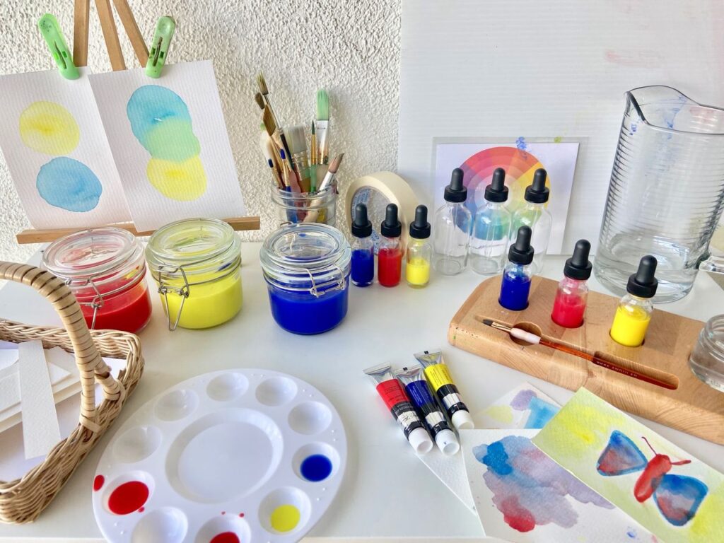 How to Mix Primary Colors With Children | Lesson Plan