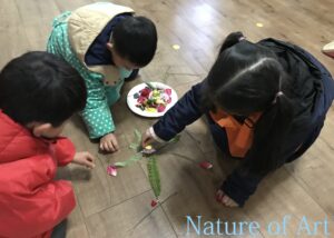 5 Leaf Arts & Crafts For Kids | VIDEO, kids working on nature mandala